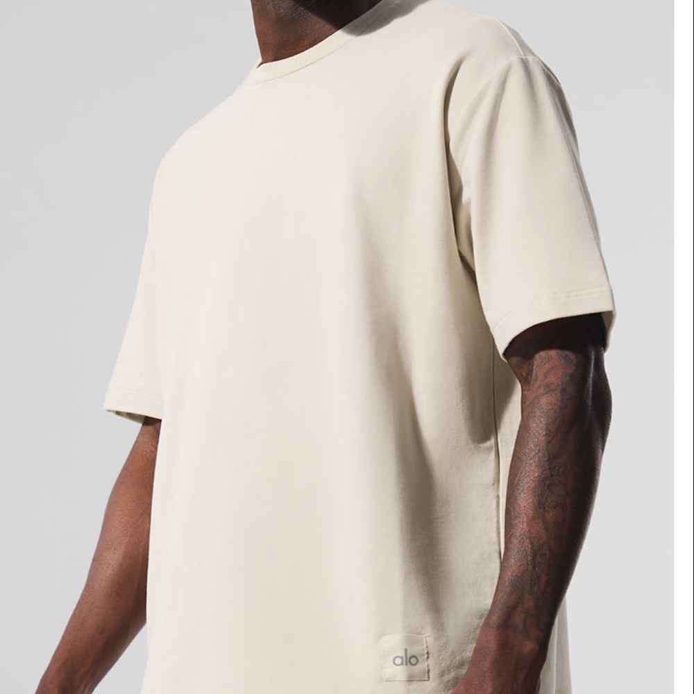 ALO Men’s Double Take Short Sleeve Shirt Bone (US M Medium)